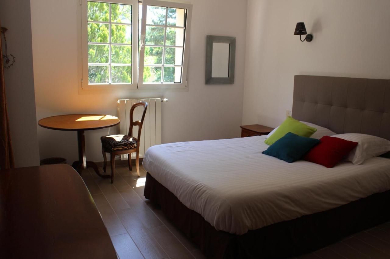 Le Chene Et L'Eau Bed & Breakfast Roquebrune-sur-Argens Exterior photo